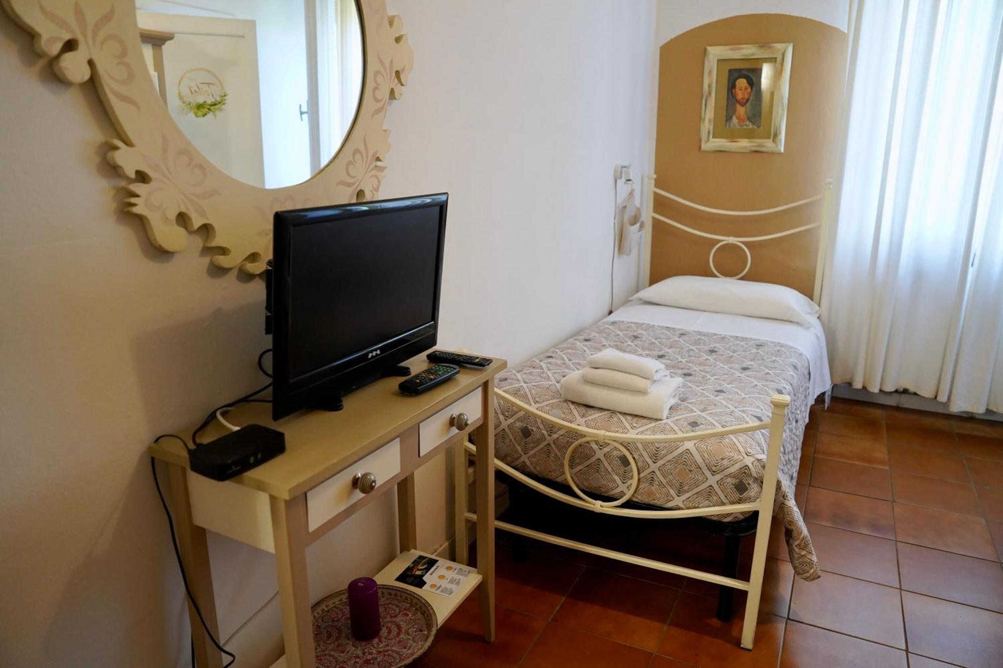 B&B Il Piccolo Paradiso Montenero  Bagian luar foto